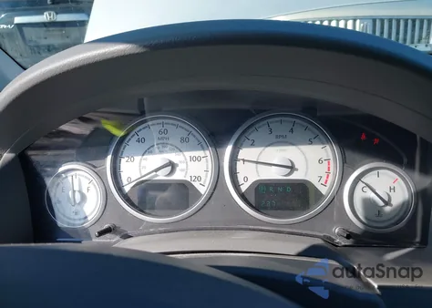 2010 Chrysler Town & Country Touring from USA, damaged, VIN 2A4RR5D11AR285709